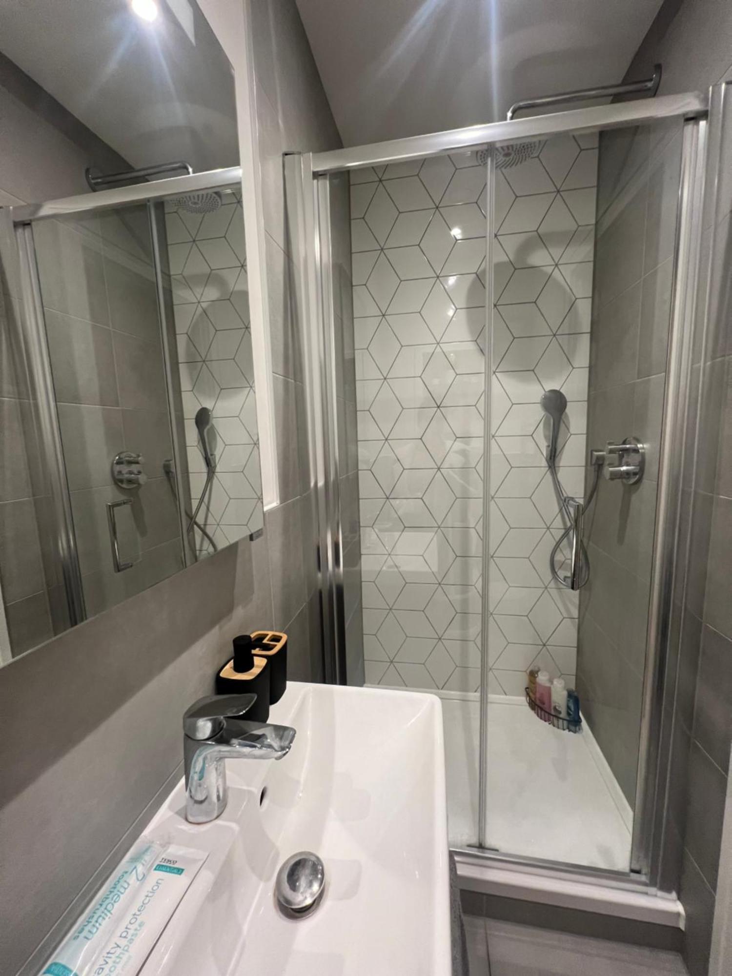 London Heathrow Airport Apartment Voyager House Terminal 12345 - Ev Electric And Parking Available! 히드로 외부 사진