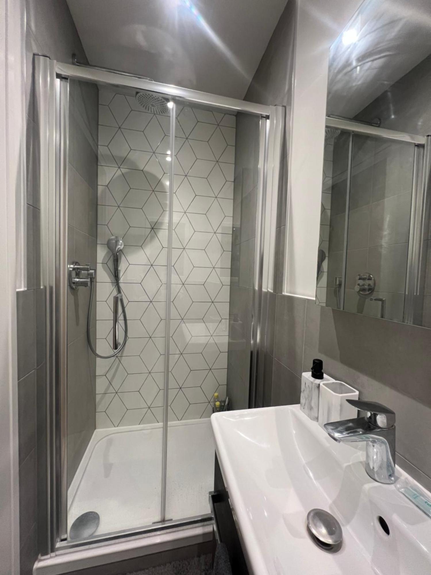 London Heathrow Airport Apartment Voyager House Terminal 12345 - Ev Electric And Parking Available! 히드로 외부 사진